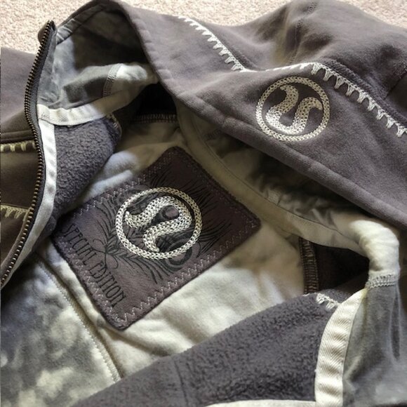 Limited Edition Lululemon Scuba Hoodie /Travel Pillow, Magnum/Ghost Snowy Owl, 6 - Picture 6 of 14